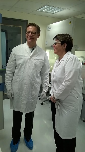 Forest of Lapland Managing Director Antti Kuivalainen and Eeva Moilanen, Professor of  Department of Pharmacology, Tampere University.