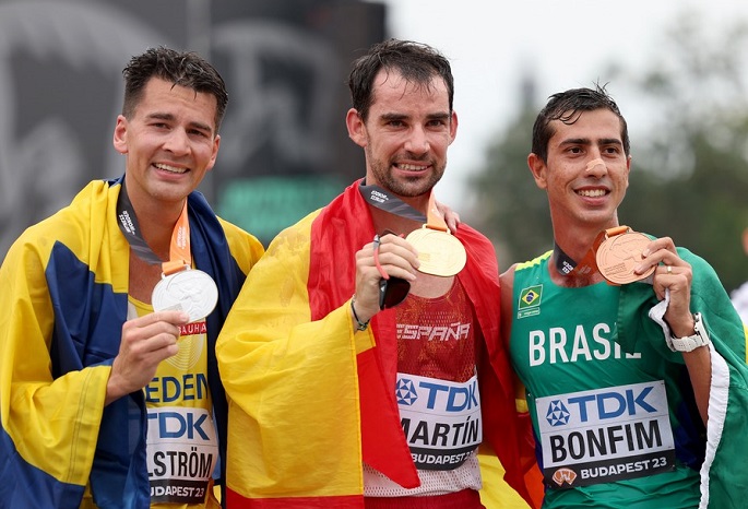 Spanish race walker Martin wins opening gold at Athletics Worlds