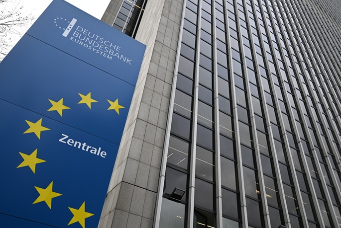 German central bank says financial system exposed to rising risks