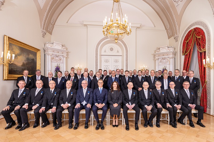 President awards 48 fathers on Father's Day