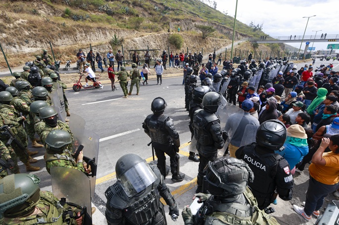 Prison riot in southern Ecuador leaves 4 inmates dead