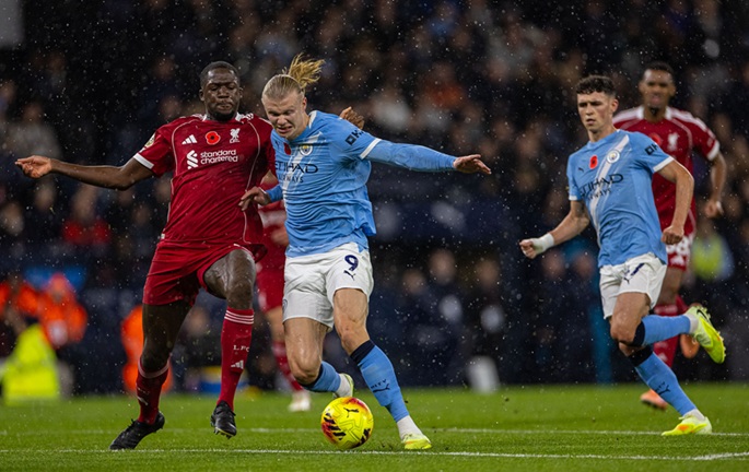 Man City announces title candidacy with easy win over Liverpool