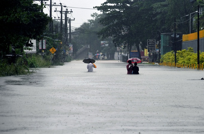 Death toll from cyclone in Sri Lanka climbs to 153