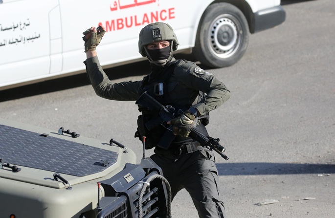 Israeli army imposes curfew on West Bank town, demolishes prisoners' homes