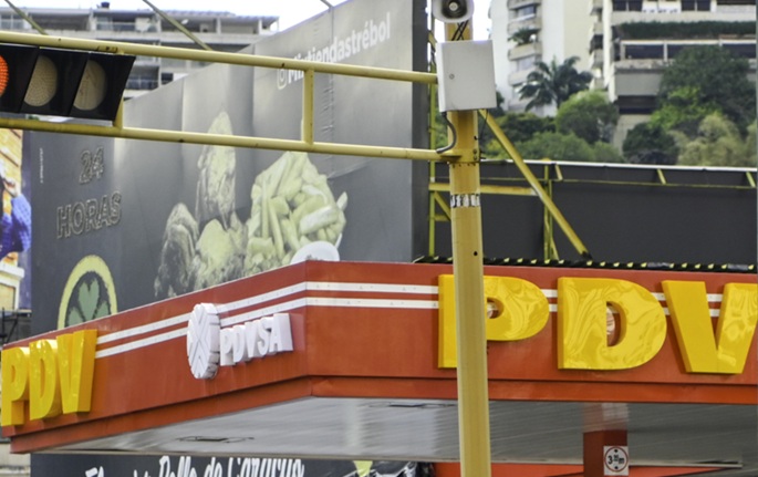 Trump signs order declaring Nat´l emergency to ´safeguard Venezuelan oil revenue´