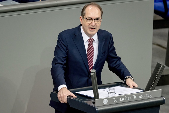 Minister seeks tougher surveillance after Berlin grid attack