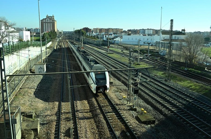 2 train accidents in Spain kill 1, injure 20