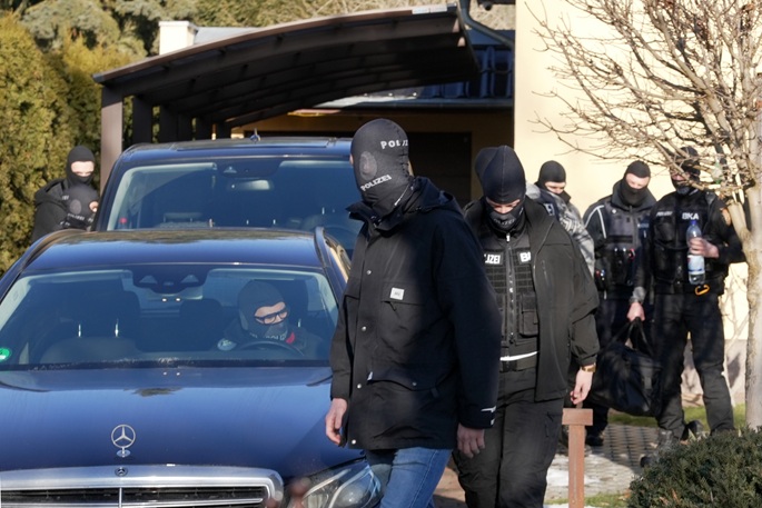 Germany arrests 2 over links to pro-Russian separatists in Ukraine