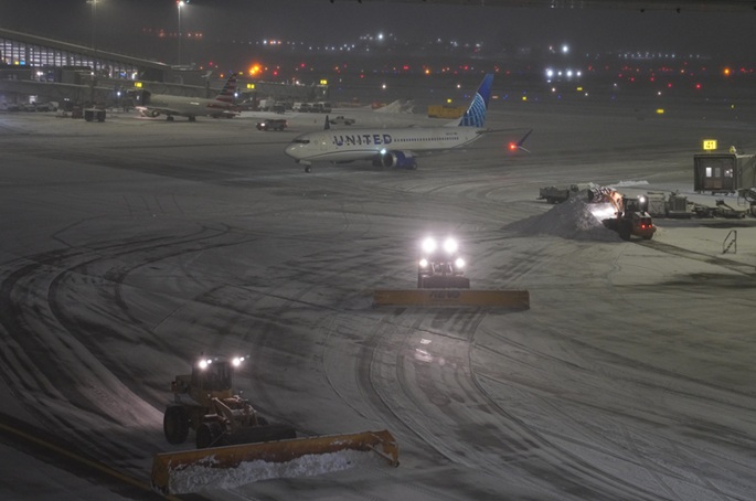 9,000 flights across US cancelled as major winter storm hits