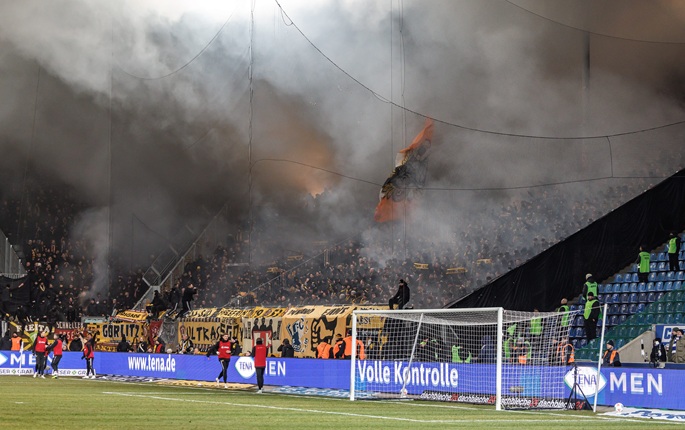 64 police officers injured around German second tier match