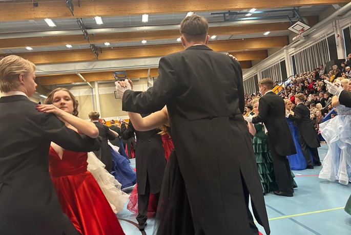Students are seen dancing at a school in Vantaa on Vanhat Day on Friday, February 6, 2026. DF Photo.