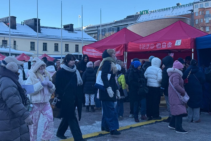 Visitors at the 2026 Happy Chinese New Year folk fair in Helsinki on Friday. DF Photo.