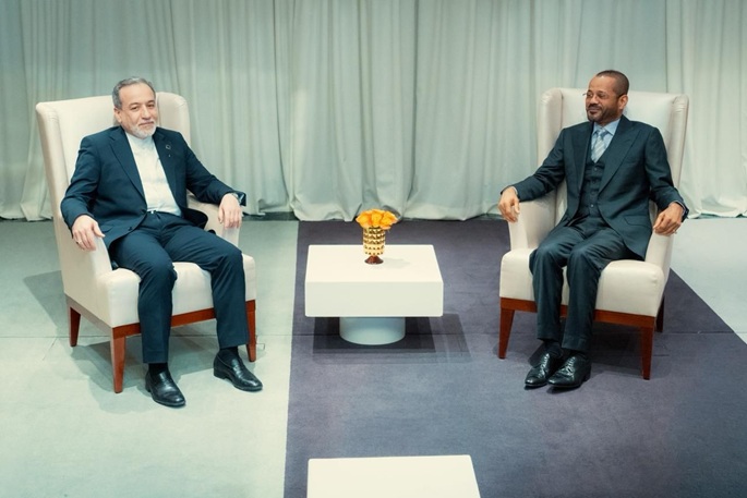 Omani, Iranian FMs meet in Geneva ahead of US-Iran talks