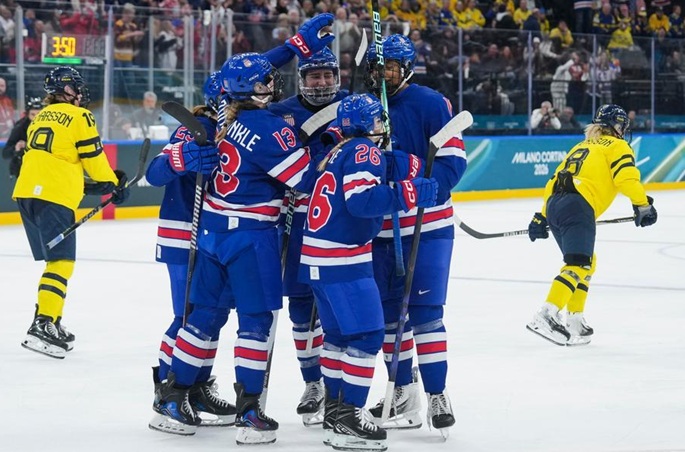 USA, Canada set for Olympic women's ice hockey final clash