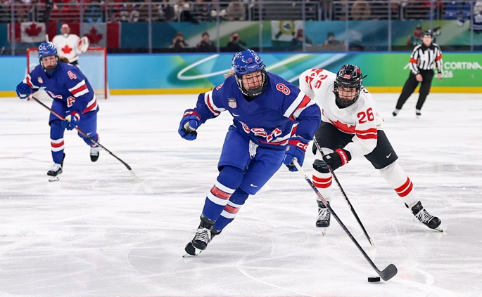 US win gold in women's ice hockey at Olympic