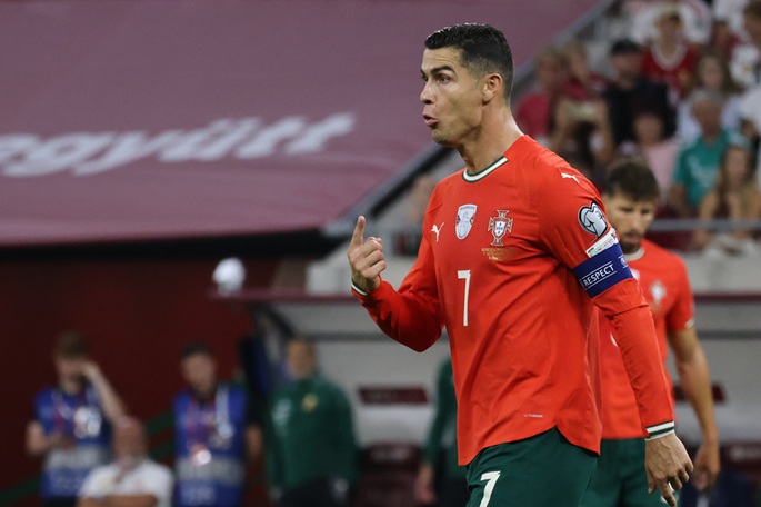 Ronaldo buys 25% share in Spanish 2nd division club Almeria