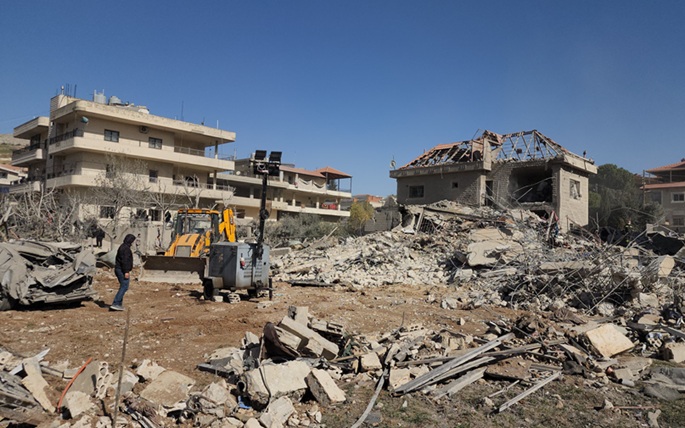 Israeli strikes kill 2 in Gaza, 2 in Lebanon