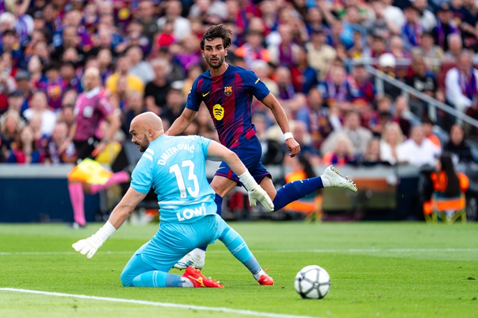 Barcelona move 9 points clear in La Liga