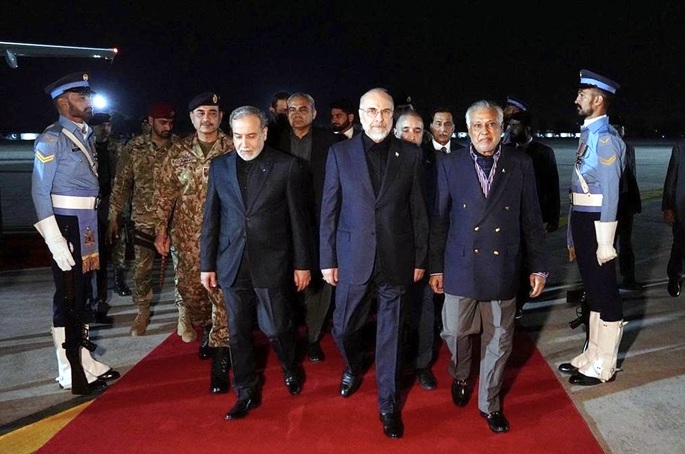 A high-level Iranian delegation led by Parliament Speaker Mohammad Baqer Qalibaf (C) arrives in Islamabad of Pakistan to participate in the upcoming talks with the United States, on the early morning of April 11, 2026. Photo: Xinhua.