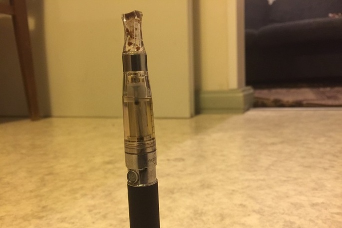 E-cigarette devices may deliver harmful metals into lungs: study