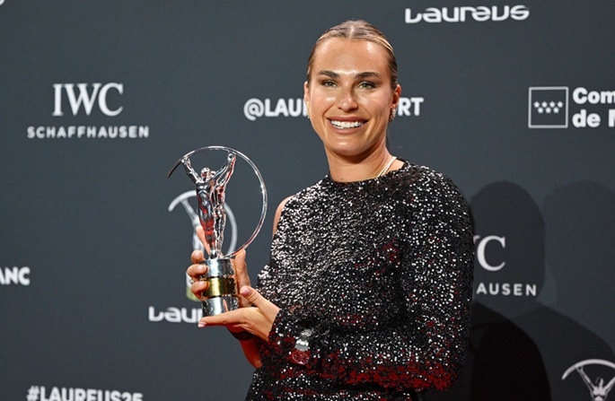 Aryna Sabalenka poses with the World Sportswoman of the Year award during the 2026 Laureus World Sports Awards ceremony. Photo: Xinhua.