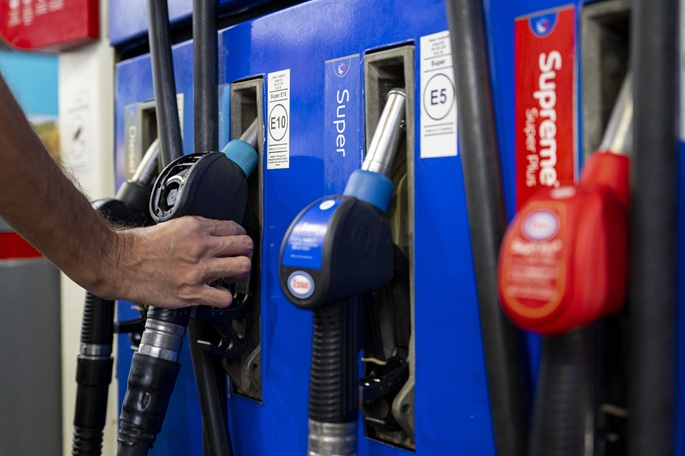 German MPs approve tax cut on petrol and diesel