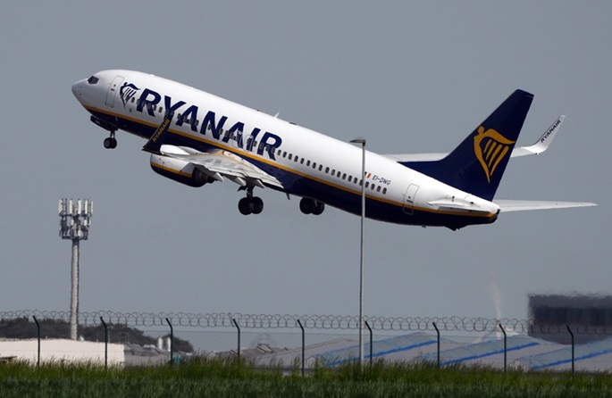 Ryanair to close Berlin base, halve flights over high charges