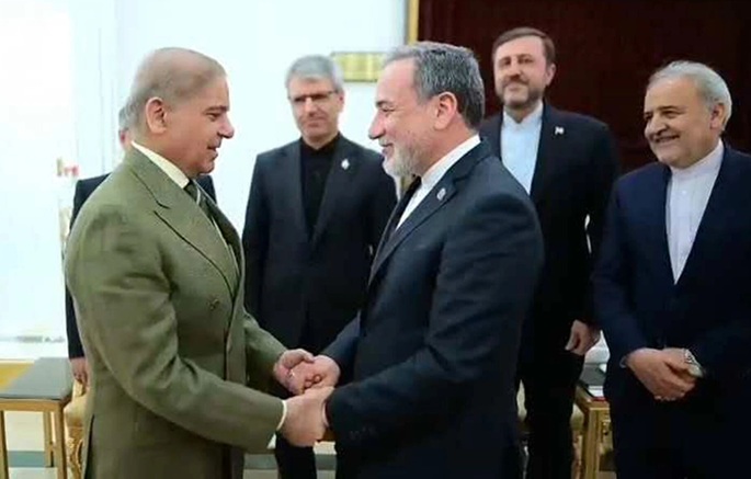 Iran relays ´red lines´ to US, Trump says not to send delegations to talk