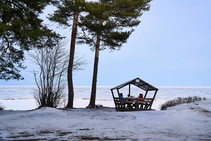 Nationwide snowstorm in Russia leaves 3 dead, many without power