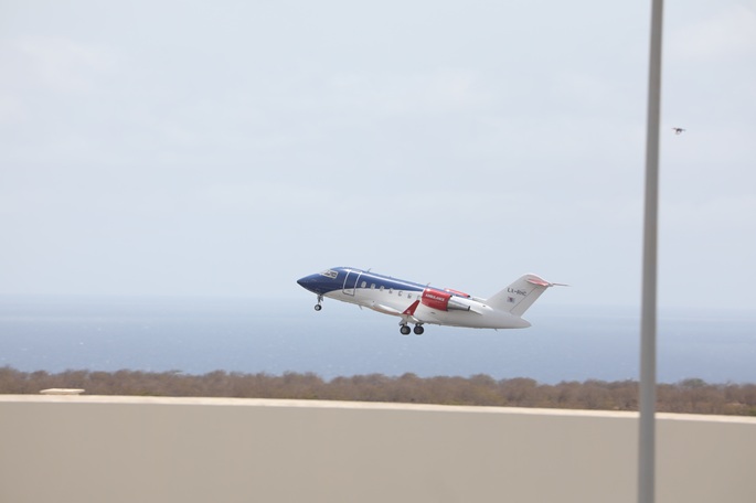 An aircraft involved in the evacuation of passengers suspected of hantavirus infection takes off from Nelson Mandela International Airport in Praia, Cabo Verde, on May 6, 2026. Photo: Xinhua by Elton Monteiro.