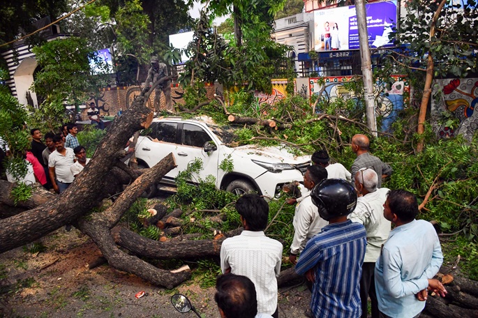 104 killed as storms, rain batter Uttar Pradesh in India