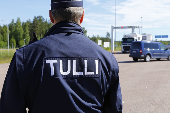 Finnish firm suspected of exporting 135 trucks, 29 trailers to Russia