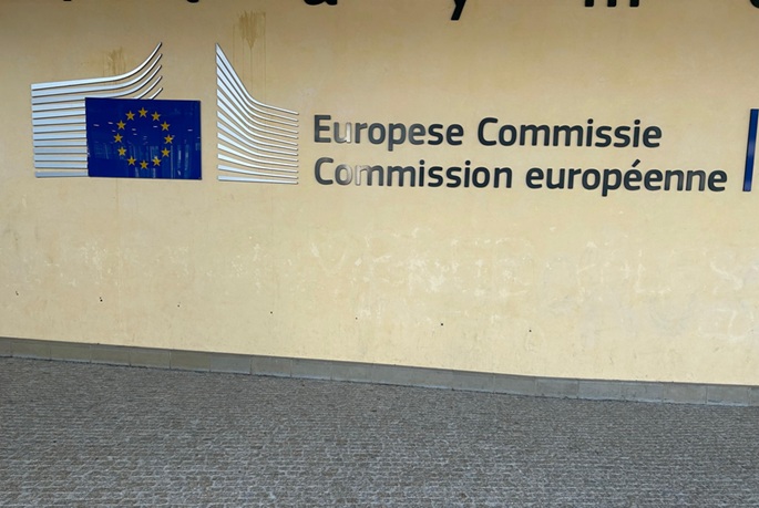 EU to suspend key fertilizer tariffs to ease Middle East crisis impact on farmers