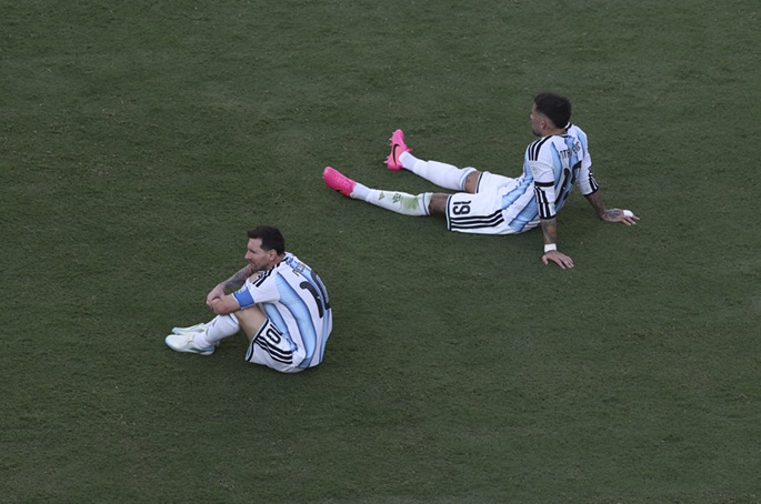 Lionel Messi (L) and Nicolas Otamendi of Argentina react after the final match with Spain at the 2026 FIFA World Cup at the New York New Jersey Stadium, the United States, July 19, 2026. Photo: Xinhua by Xu Zijian.