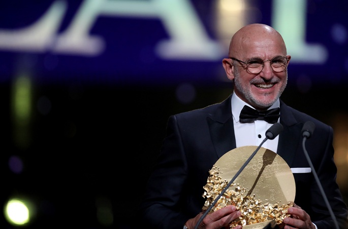 Spain's head coach Luis de la Fuente reacts after winning the men's coach of the year award during the 2026 Ballon d'Or Football award ceremony in London, Britain, on Oct. 26, 2026. Photo: Xinhua.